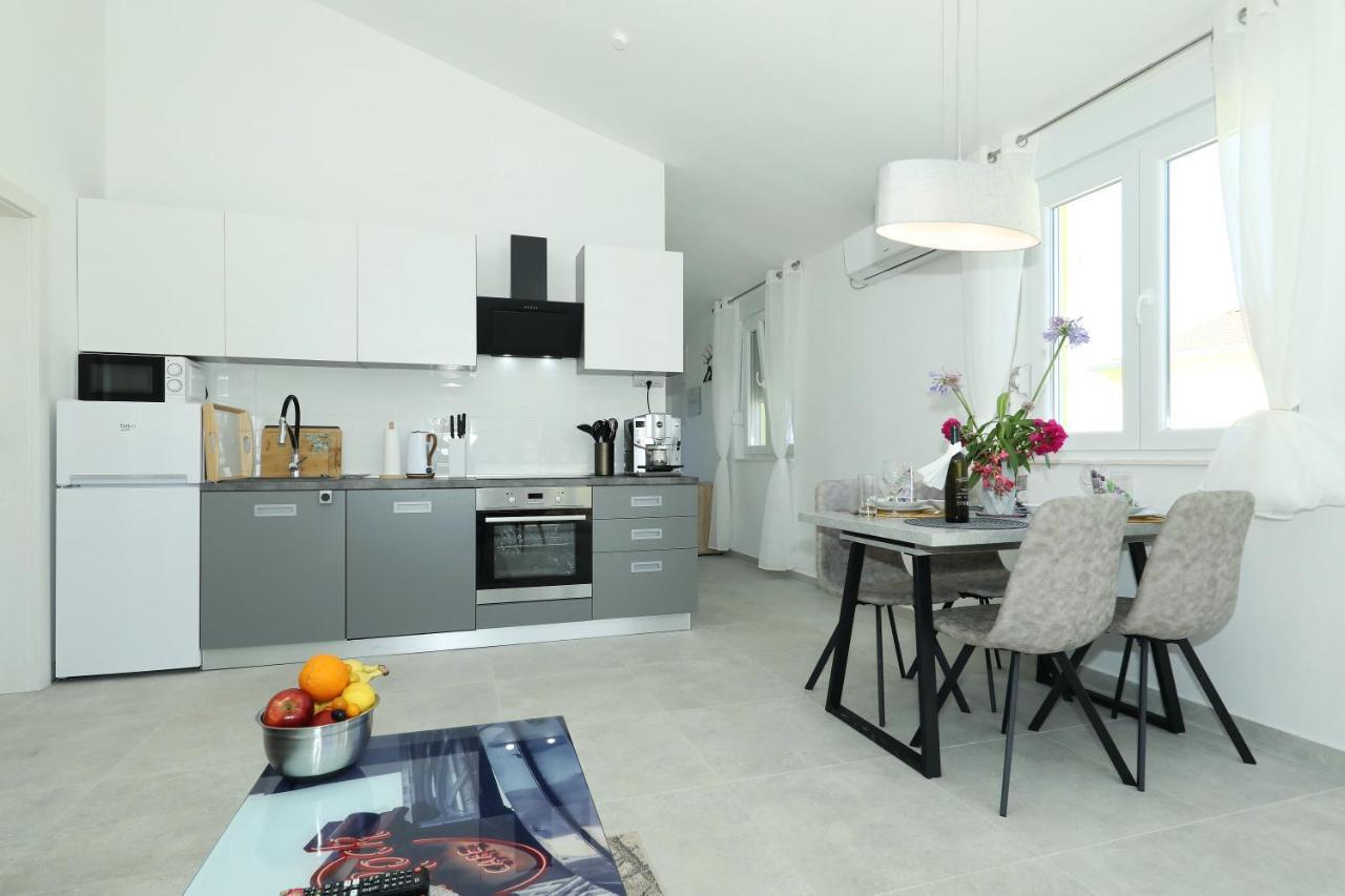 Apartment Gaby Božava Esterno foto